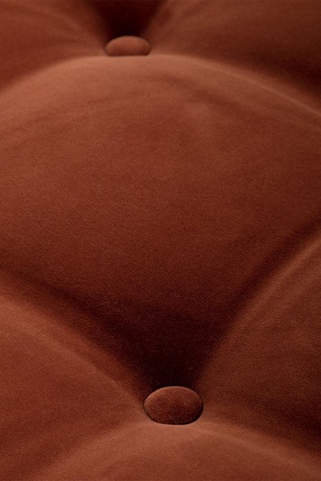 Detail der Verarbeitung im modernen Capitonné-Stil
