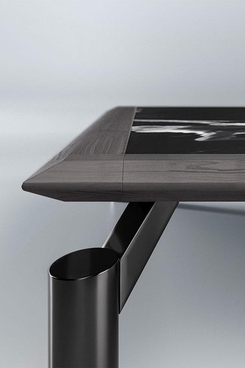 Fly square cocktail table with a marble top, equipped with cylindrical feet which support the top and give it a floating effect