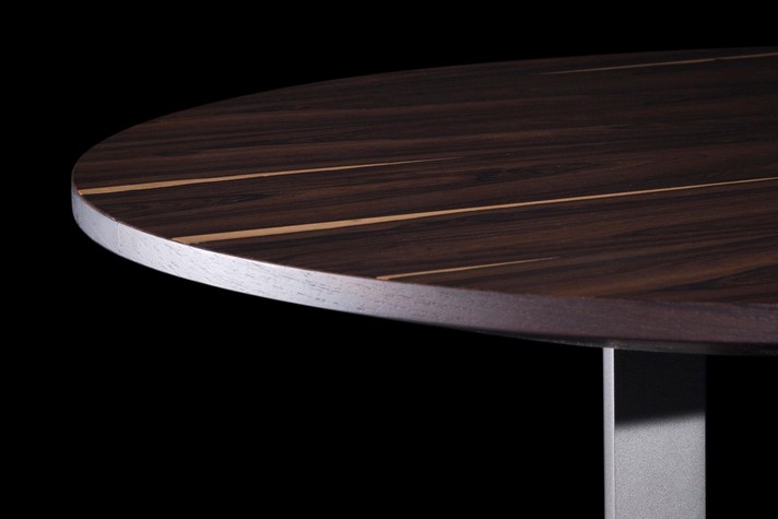 Cubetto Side Table with Round Top in Canaletto Walnut