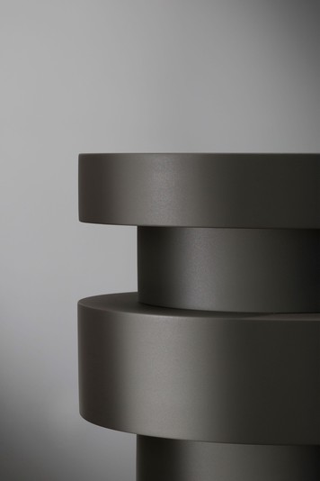 Detail of the Gitani coffee table-stool in the round version