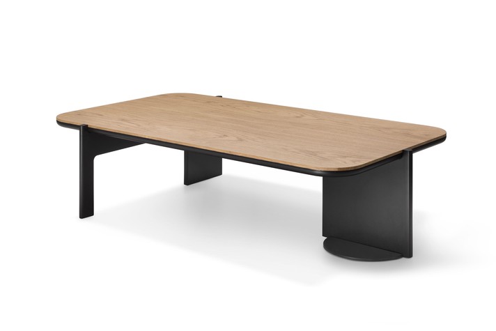 The Mr President coffee table with a oak wood top in the rectangular version with rounded edges