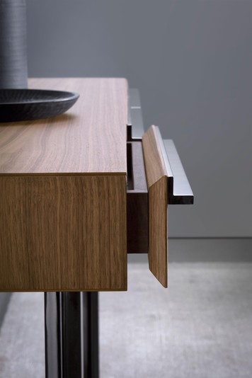 Prized details: the 45° beveled drawer