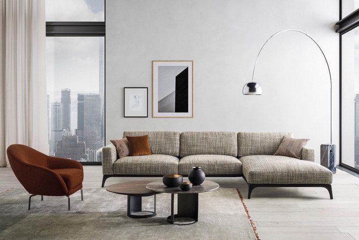 Giulia armchair combined with Ci side tables