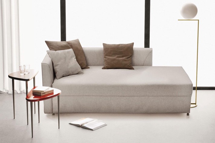 Daybed with one arm and back
