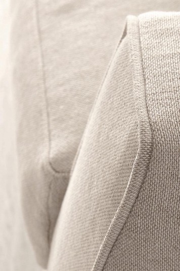 Detail of the arm with corded seam