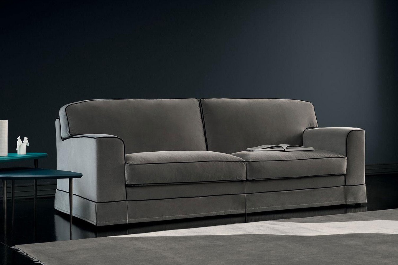 Kick pleat skirt sofa, comes as a 2, 3 or 4 seater beautifully ornate with piped edges