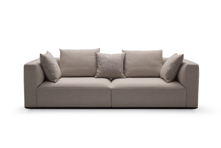 Configuration example: sofa with a low backrest with the same height as the armrests