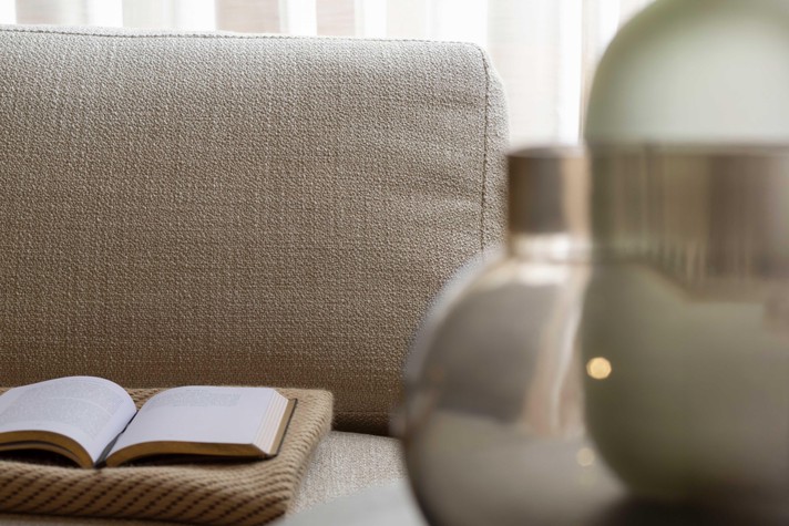 Detail of the large back cushion