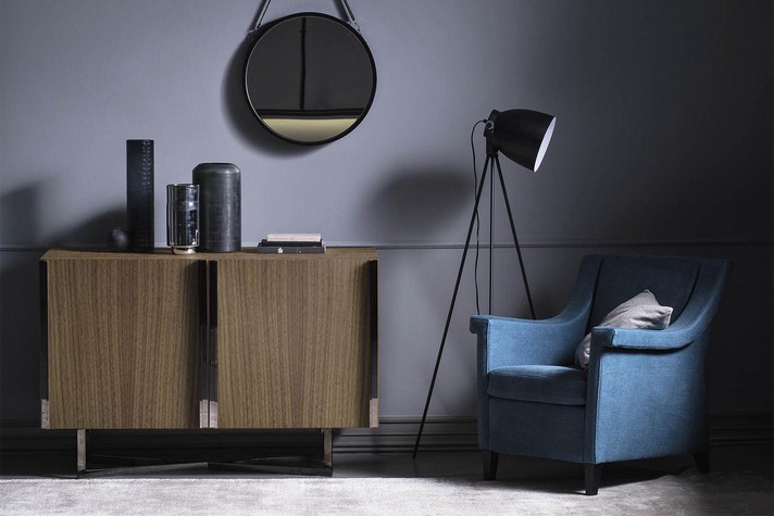 2 door low sideboard in walnut veneer