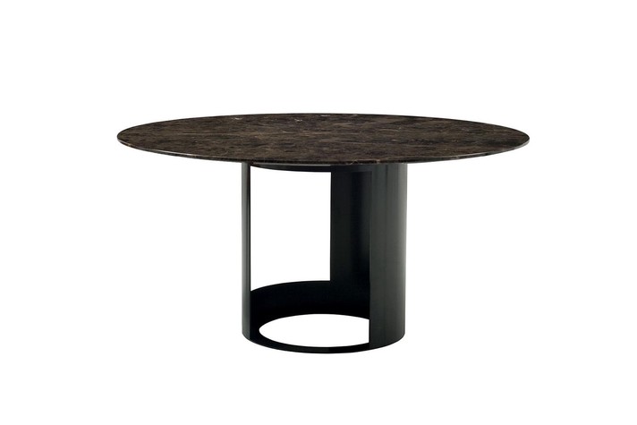 A sculptural table to personalise and embellish a unique dining room