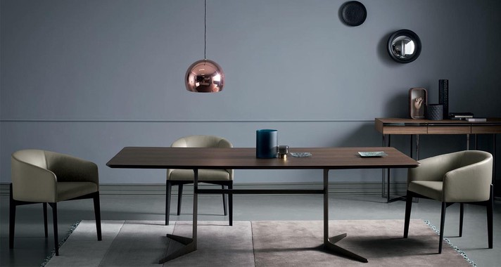 The table top is available in a rectangular layout, in a beautiful burnt oak finish
