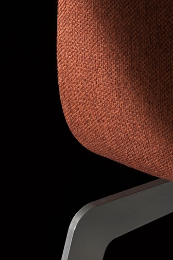 Detail of the fabric-covered backrest