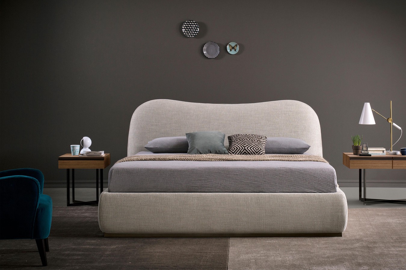 Upholstered king size bed with curved headboard, size 160x200 cm, 180x200 cm or 200x200 cm
