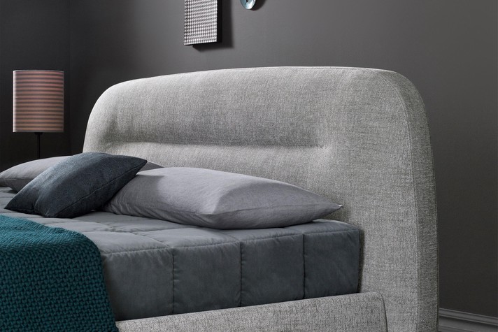 Another headboard option with horizontal seam