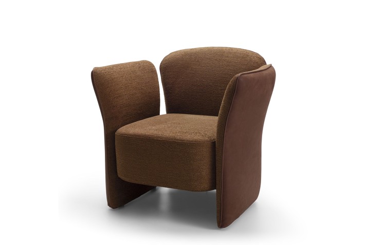 Fauteuil enveloppant avec assise à effet suspendu