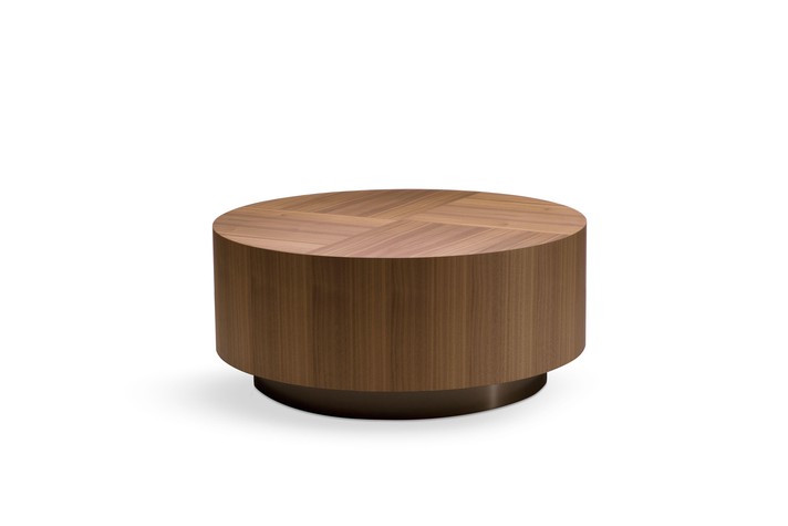 Table basse sans pieds à placer devant le canapé dans le modèle rond en bois de noyer