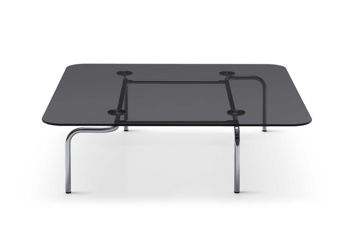 Table basse carrée en verre et métal sur structure tubulaire