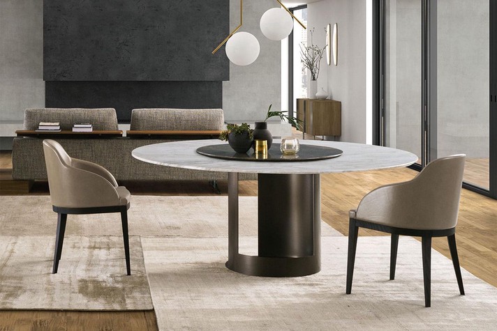 Élégante avec la table à manger Ci en marbre dans la version chaise en cuir avec pieds en bois Wengé