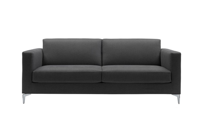 Divano convertibile in letto rivestito in tessuto, pelle o velluto in colori di tendenza