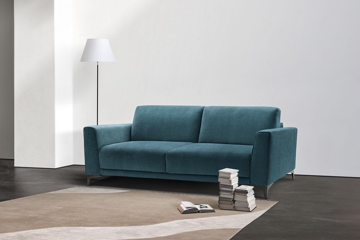Divano letto lineare, ideale in un salotto arredato in stile moderno