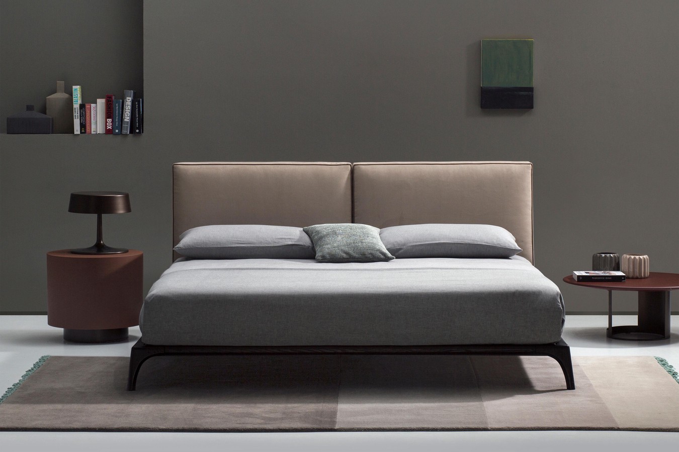 Letto matrimoniale con base in legno Milano per zone notte eleganti e raffinate