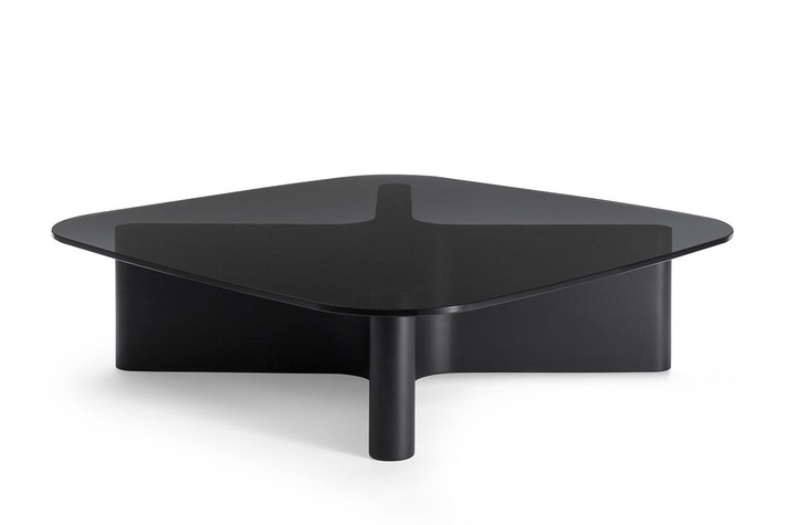 Tavolino fronte divano basso e quadrato Bao con top in vetro e disponibile anche in marmo o in MDF