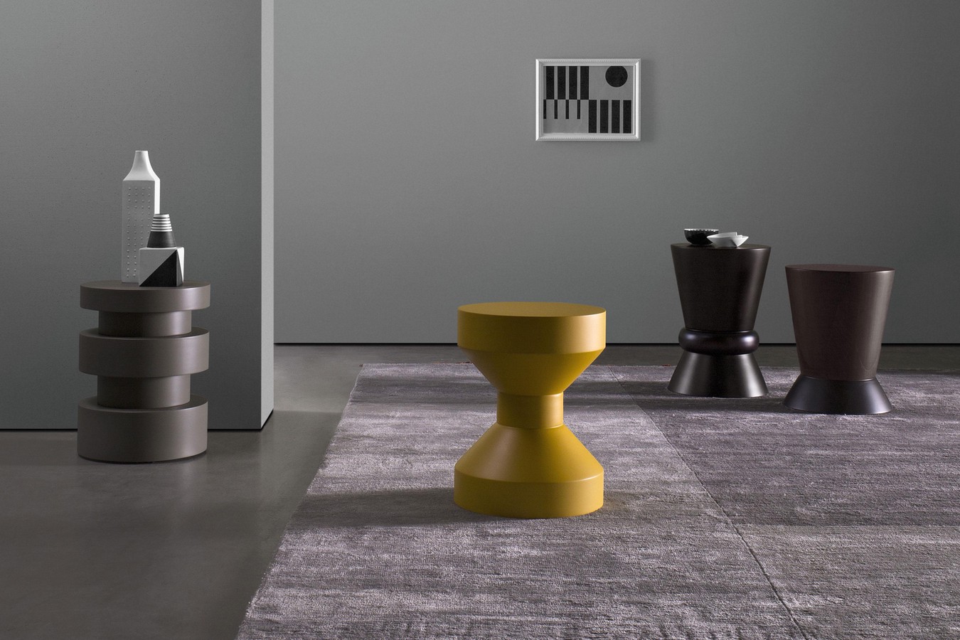 Gitani, collezione di originali tavolini-sgabello rotondi progettati dal designer Giuseppe Manzoni