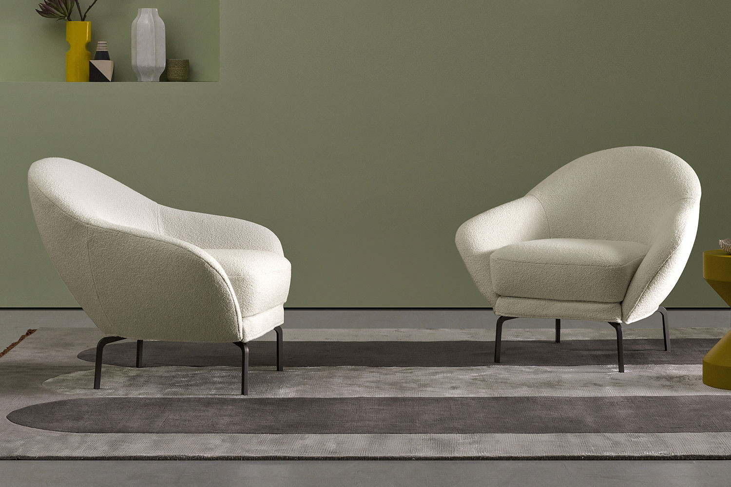 Giulia, origineller Sessel mit einer besonders abgerundeten Form, Design von Rita Consonni