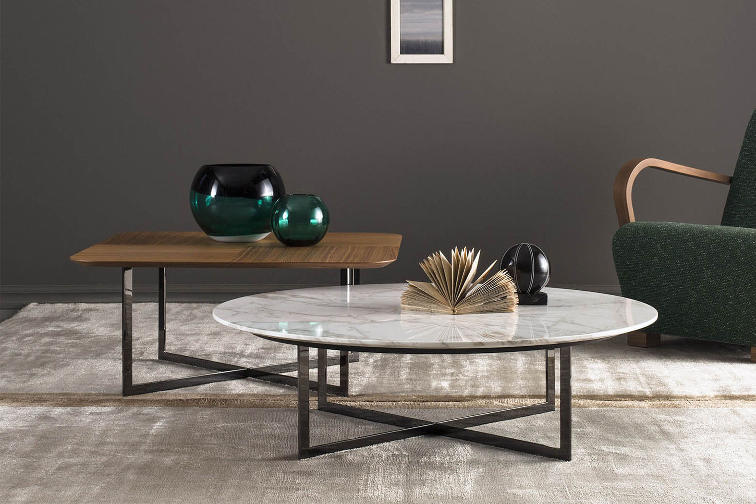 Profile, collection de grandes tables basses design carrées et rondes