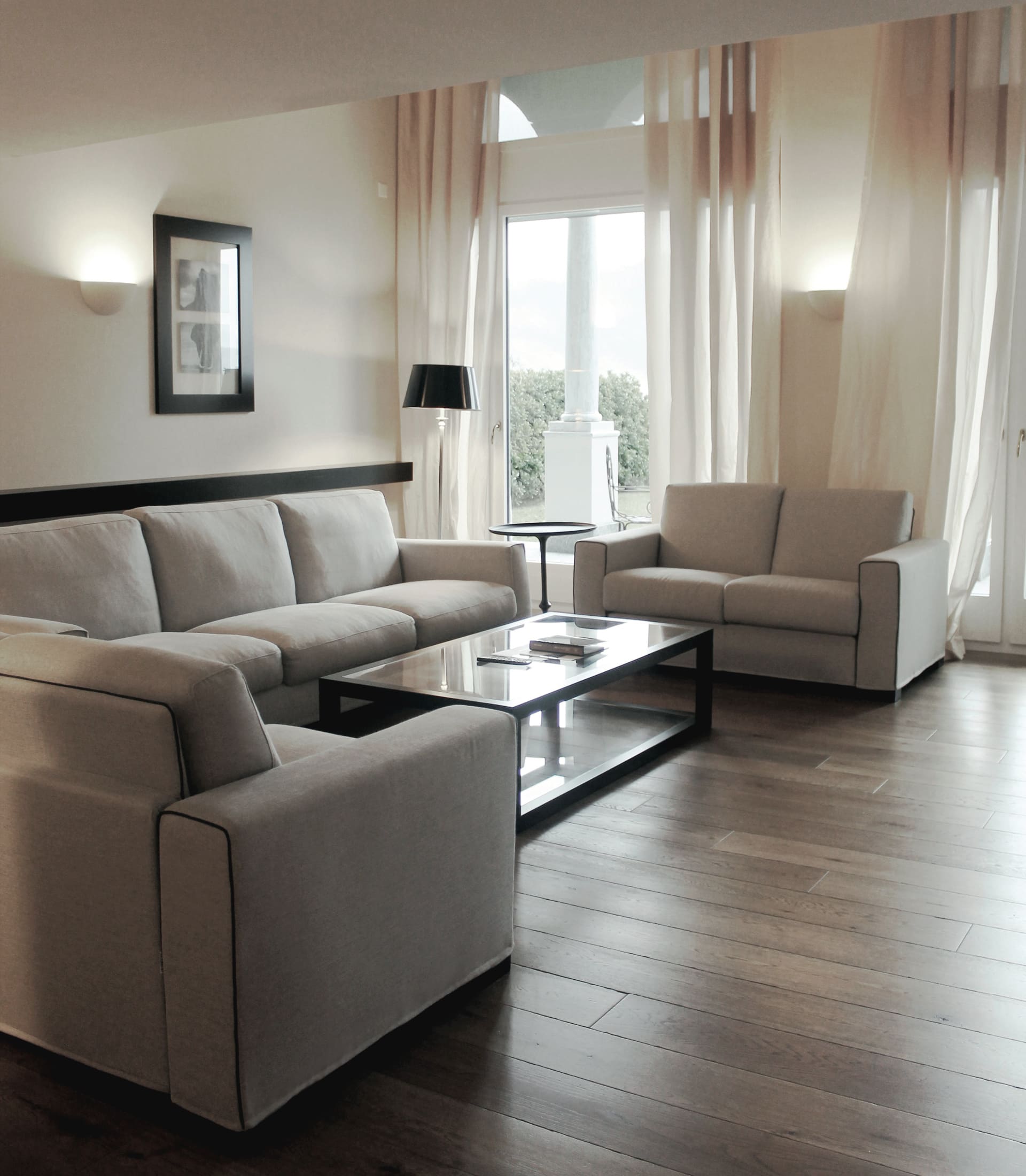 Conversation area of the Collina d'Oro resort with Bodema sofas