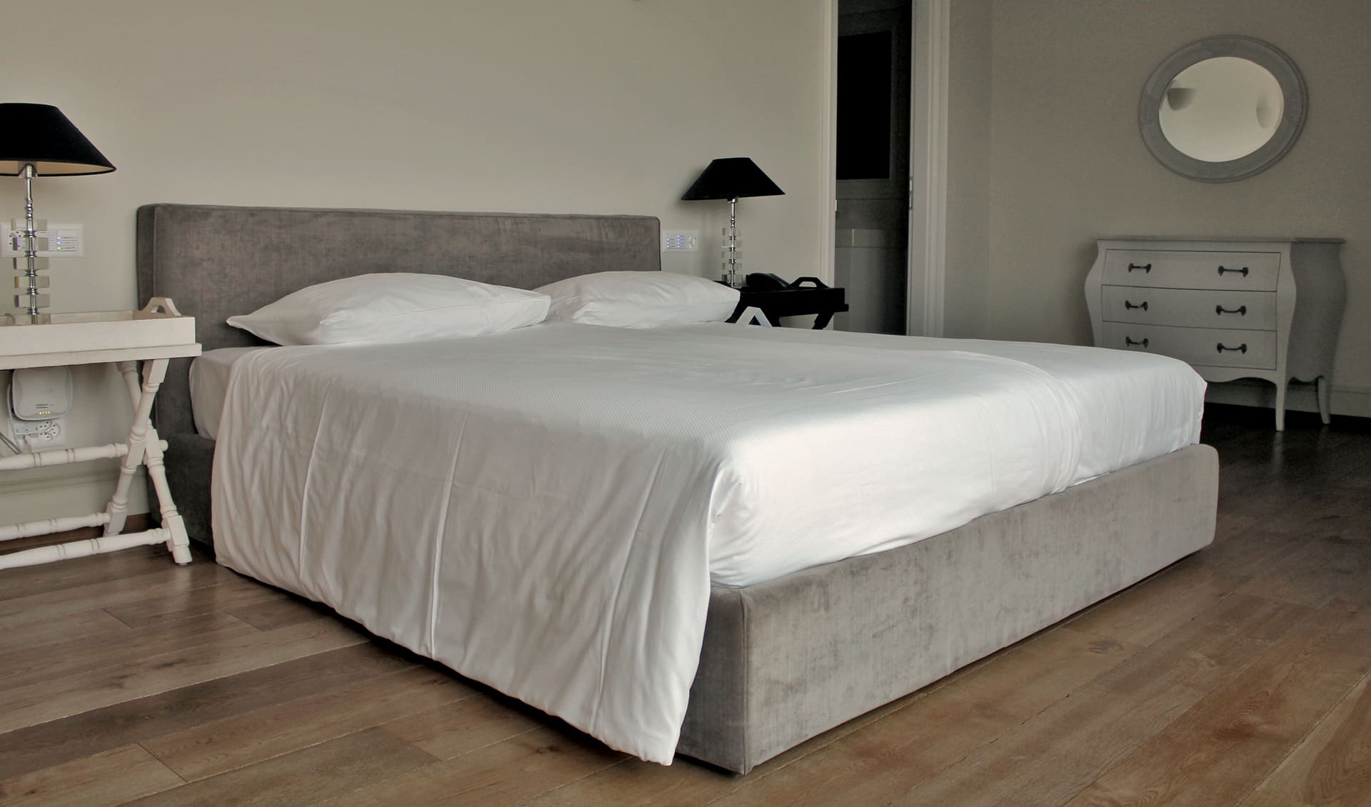Collina d'Oro resort room with Bodema bed