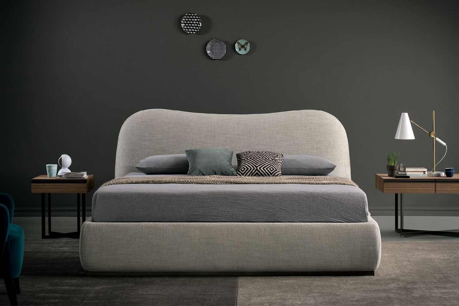 Upholstered king size bed with curved headboard Aurore