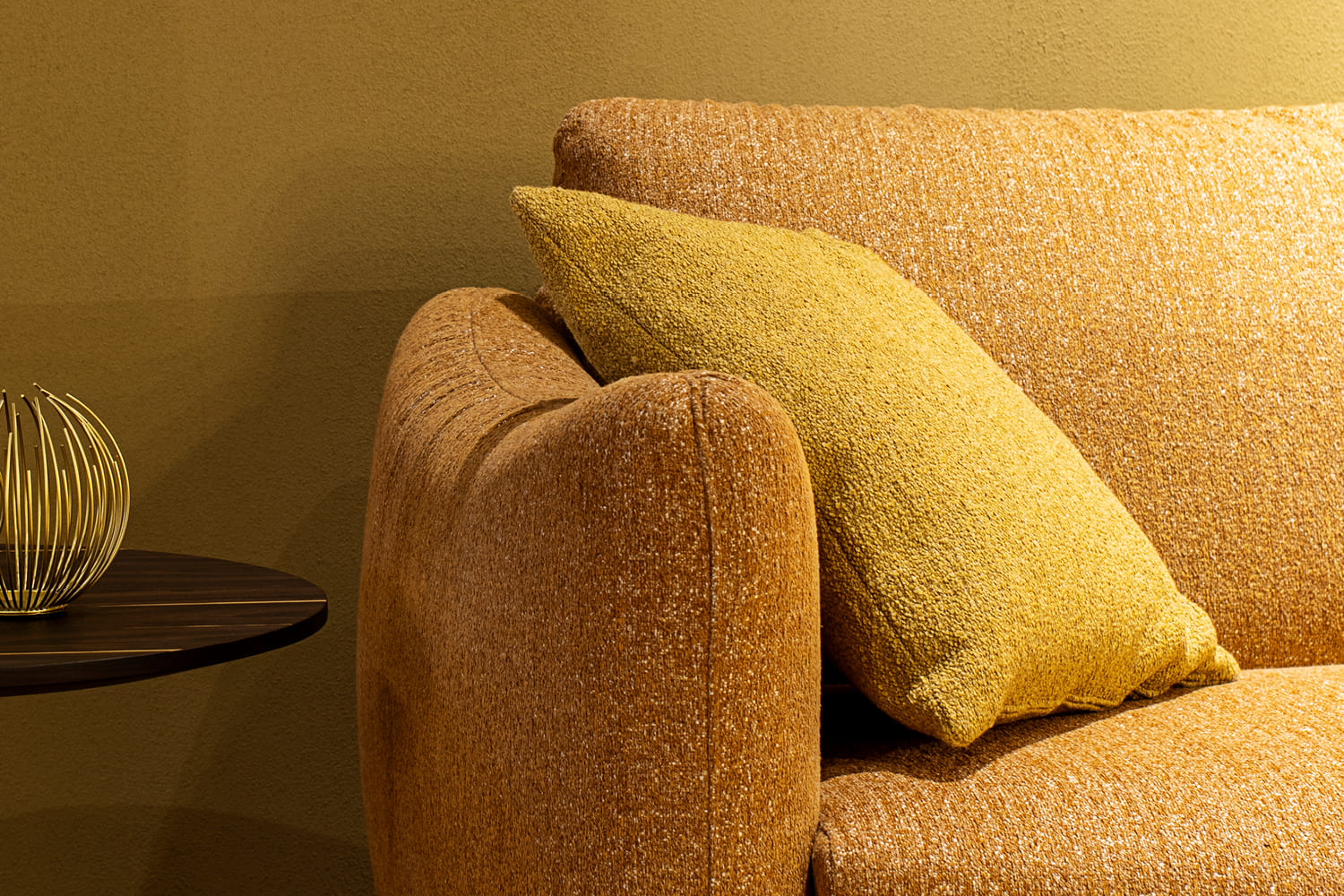 Dettaglio di un divano moderno della collezione Bodema